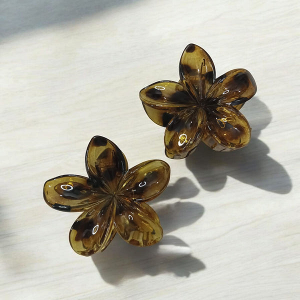 Cocoa Petal Tortoise Shell Flower Hair Clips – Elegant Vintage Resin Hair Accessories for Women & Girls