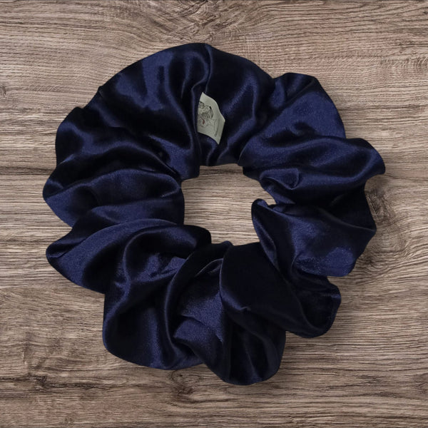Luxurious Navy Blue Hair Scrunchie – Elegant and Comfortable Hair Accessory