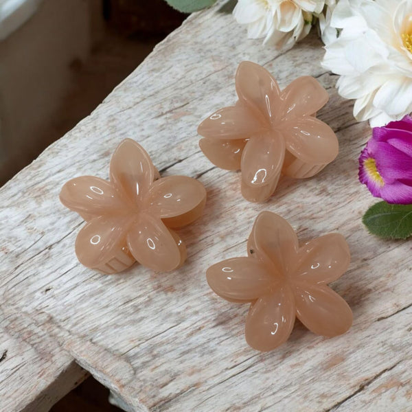 Peach Glow Resin Flower Hair Clips – Elegant Vintage Style Hair Accessories for Women & Girls