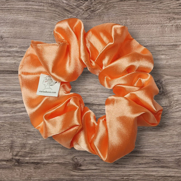 Luxurious Peach Hair Scrunchie – Elegant and Comfortable Hair Accessory