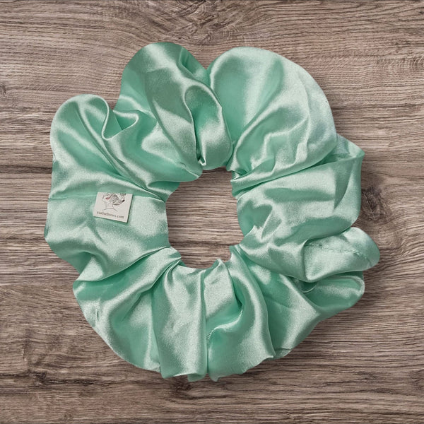Luxurious Sea Green Hair Scrunchie – Elegant and Comfortable Hair Accessory