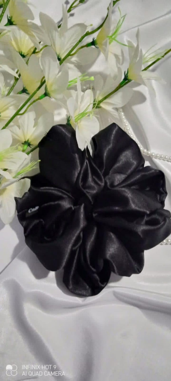 Luxurious Black – Elegant and Comfortable Hair Accessory